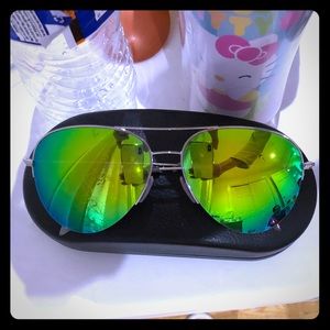 authentic Victoria Beckham sunglasses Limi…